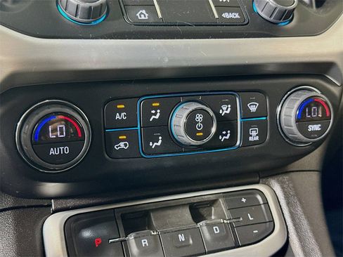 Used 2023 GMC Acadia SLE w/ Driver Convenience Package image 13