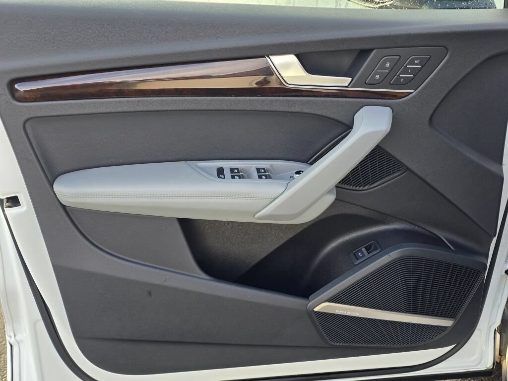 Used 2018 Audi Q5 Prestige w/ Prestige Package AWD/4WD image 18
