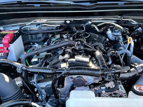 Used 2024 Toyota Tacoma Limited w/ Limited Package (LT) image 31