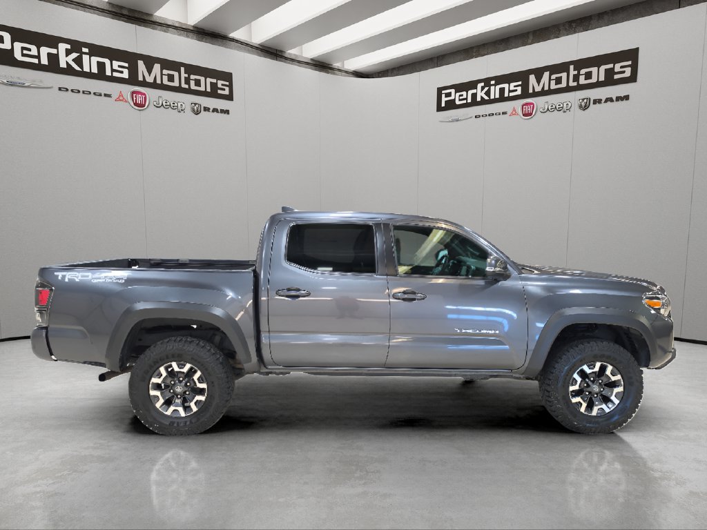 Used 2020 Toyota Tacoma TRD Off-Road w/ Technology Package AWD/4WD image 11