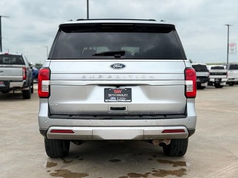 Used 2023 Ford Expedition XLT AWD/4WD image 6