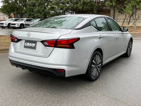 Used 2024 Nissan Altima 2.5 SV FWD image 7