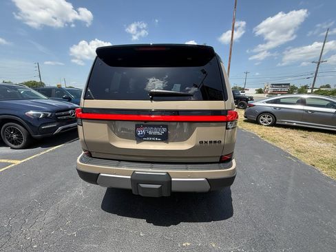 Used 2024 Lexus GX 550 AWD/4WD image 4