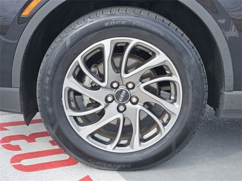 Certified 2022 Lincoln Corsair AWD w/ Equipment Group 101A image 10