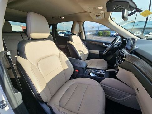 Used 2020 Ford Escape Titanium AWD/4WD image 27