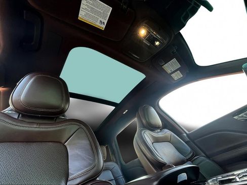 Used 2023 Lincoln Aviator Black Label w/ Dynamic Handling Package image 17