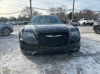 Used 2018 Chrysler 300 S w/ 300S Premium Group video 2
