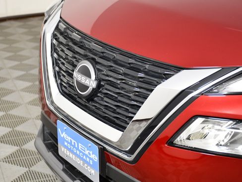 Used 2023 Nissan Rogue SL AWD/4WD image 11