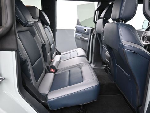 Used 2024 Ford Bronco Outer Banks image 12