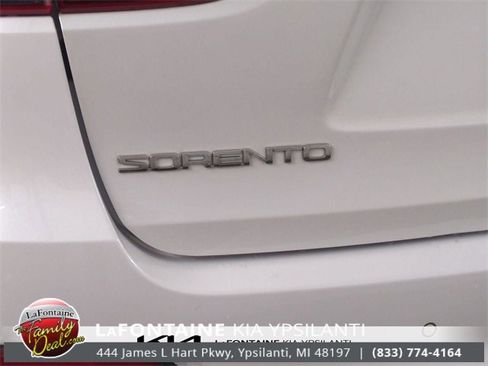 Used 2020 Kia Sorento LX w/ LX I4 Convenience Package image 10