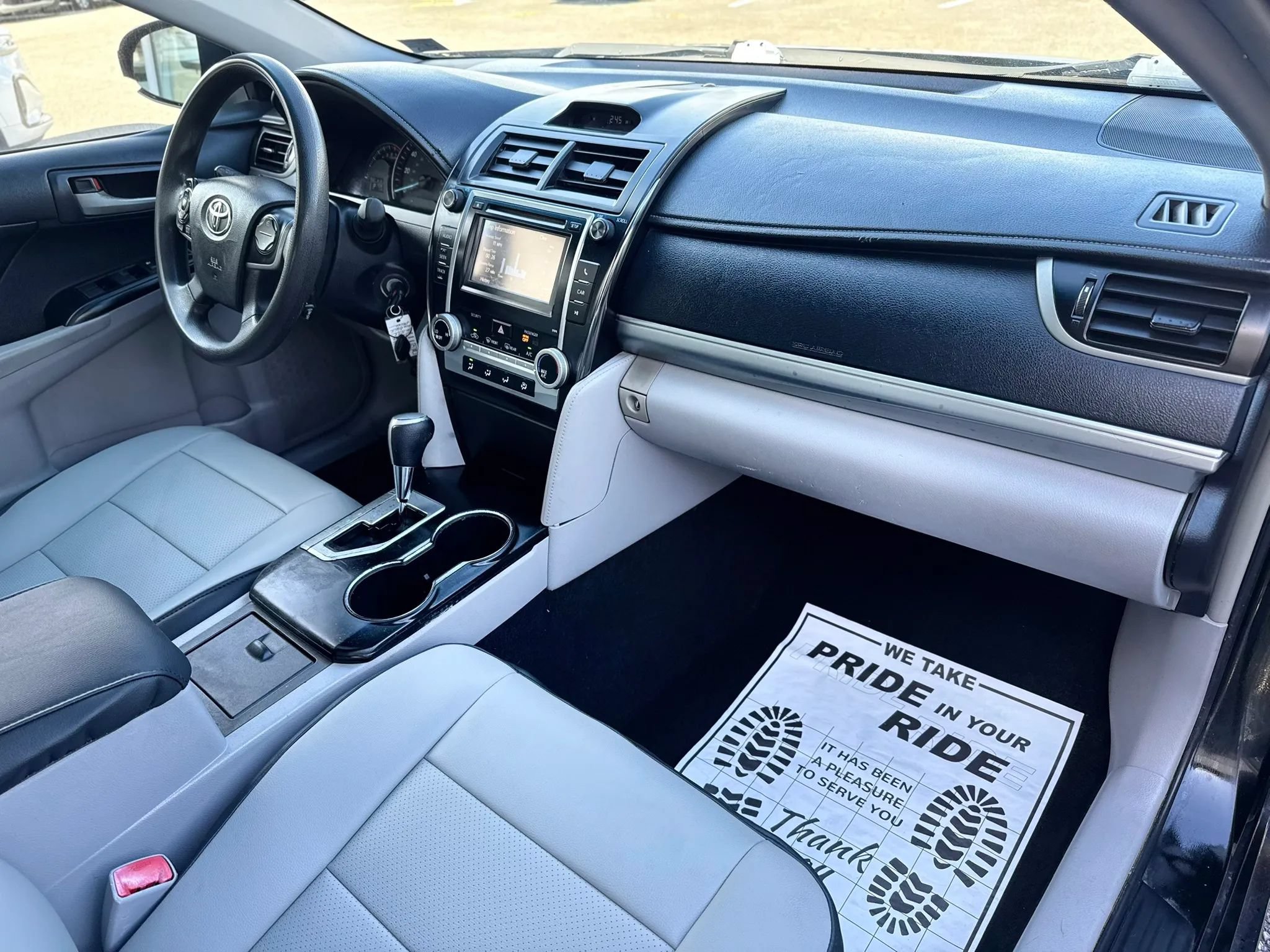 Used 2014 Toyota Camry LE FWD image 31