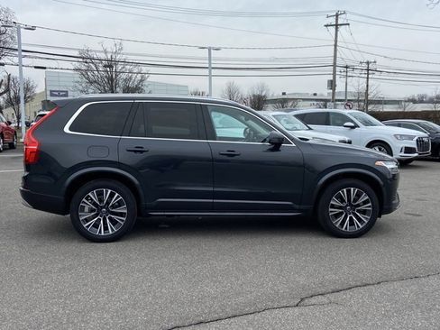 Used 2022 Volvo XC90 T5 Momentum w/ Climate Package image 4