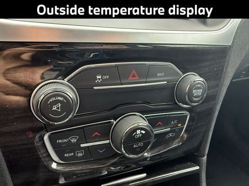 Used 2016 Chrysler 300 Limited image 15