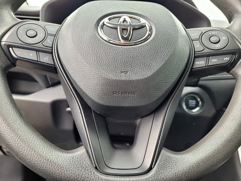 Used 2024 Toyota RAV4 XLE FWD image 12