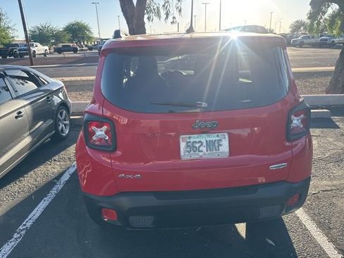 Used 2016 Jeep Renegade Latitude w/ Popular Equipment Group AWD/4WD image 7
