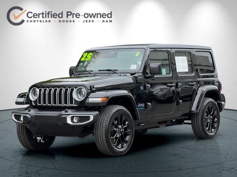 Certified 2025 Jeep Wrangler Unlimited Sahara w/ Safety Group AWD/4WD image 8