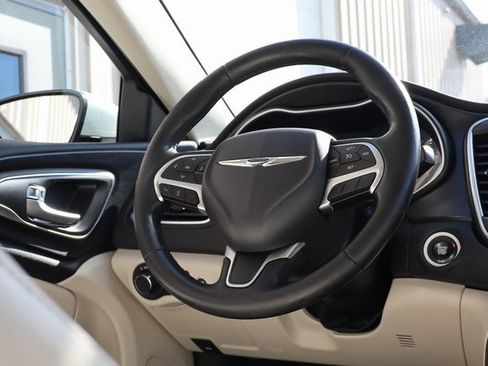 Used 2017 Chrysler 200 Limited Platinum w/ Comfort & Convenience Group image 42