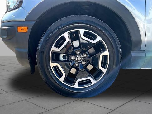 Used 2023 Ford Bronco Sport Outer Banks w/ Tech Package AWD/4WD image 11
