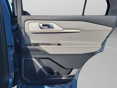 New 2026 Ford Explorer Active w/ Active Comfort Package image 8