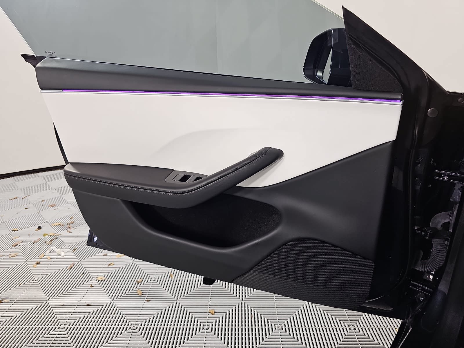Used 2025 Tesla Model 3 RWD image 25