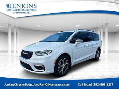 Used 2024 Chrysler Pacifica Pinnacle