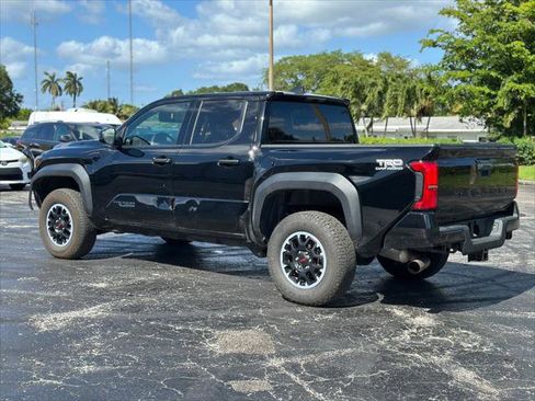 Used 2025 Toyota Tacoma TRD Off-Road AWD/4WD image 6