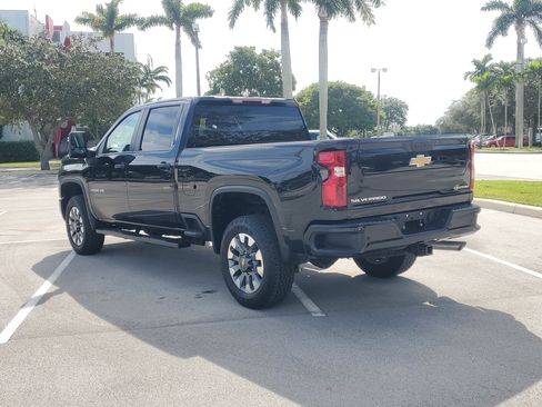 Used 2024 Chevrolet Silverado 2500 Custom w/ Custom Value Package image 5