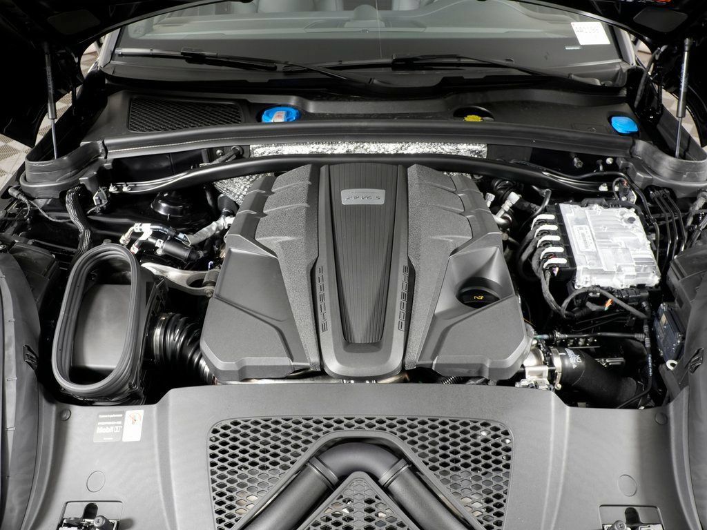 Certified 2026 Porsche Macan S AWD/4WD image 39