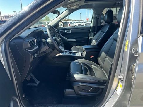 Used 2024 Ford Explorer XLT w/ Equipment Group 202A AWD/4WD image 21