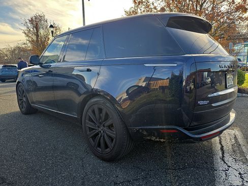 Used 2023 Land Rover Range Rover SE image 4