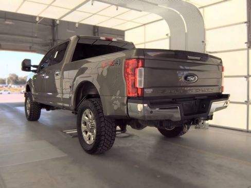 Used 2018 Ford F250 Lariat w/ Chrome Package AWD/4WD image 4