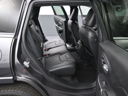 Used 2020 Jeep Cherokee Latitude Lux w/ Comfort/Convenience Group image 30