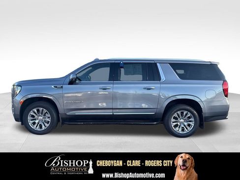 Used 2022 GMC Yukon XL Denali w/ Advanced Technology Package AWD/4WD image 8