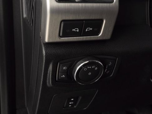 Used 2016 Ford F150 Platinum w/ Equipment Group 701A Luxury image 34