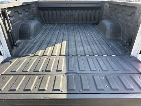 Used 2025 GMC Sierra 1500 AT4 image 25