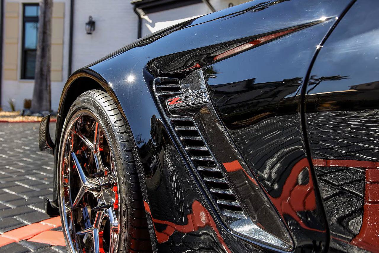 Used 2019 Chevrolet Corvette Z06 RWD image 32