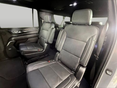 Used 2022 GMC Yukon XL Denali RWD image 19