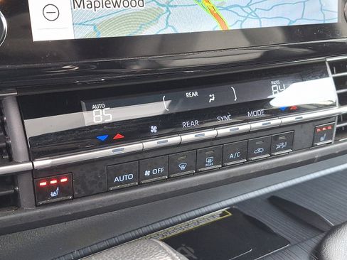 Certified 2024 Toyota Sienna XSE image 17