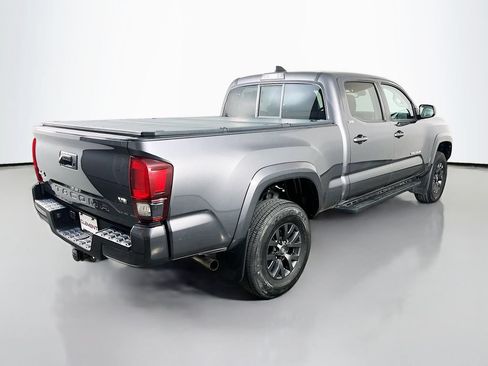 Used 2021 Toyota Tacoma SR5 AWD/4WD image 7