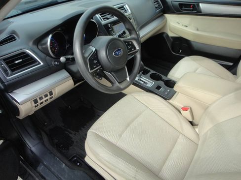 Used 2019 Subaru Outback 2.5i AWD/4WD image 7