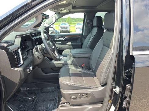 Used 2025 GMC Sierra 1500 Denali w/ Denali Reserve Package AWD/4WD image 14