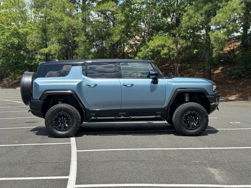 Used 2024 GMC Hummer EV 3X w/ Omega Edition AWD/4WD image 14