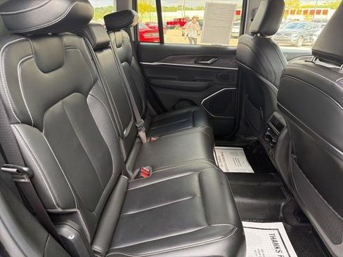 Used 2022 Jeep Grand Cherokee Limited AWD/4WD image 20