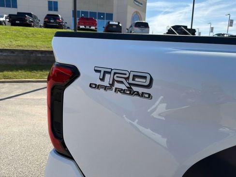 Used 2024 Toyota Tacoma TRD Off-Road AWD/4WD image 44