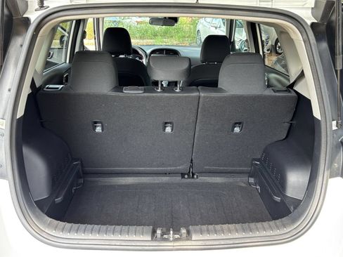 Used 2025 Kia Soul LX w/ LX Technology Package FWD image 28