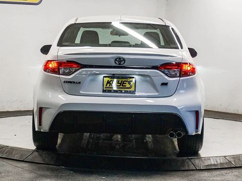 Used 2024 Toyota Corolla SE image 3