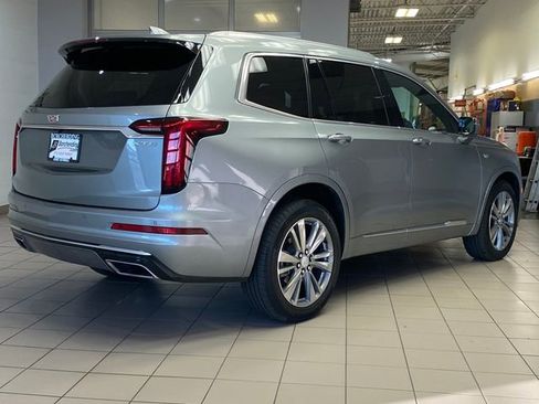 Used 2023 Cadillac XT6 Premium Luxury image 7