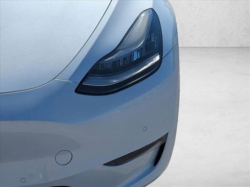 Used 2021 Tesla Model Y Long Range image 9