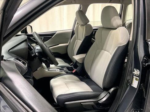 Used 2023 Subaru Forester Limited image 25
