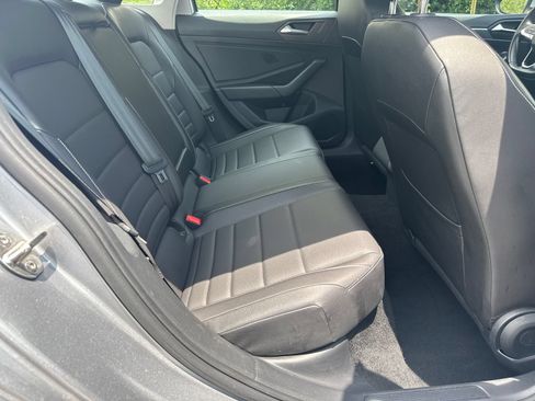 Used 2024 Volkswagen Jetta SE FWD image 15